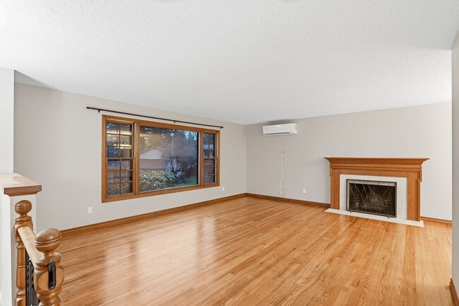 Building Photo - Charming Lake Oswego Home on Large Corner Lot – 3BR, 2.5BA + Bonus Room