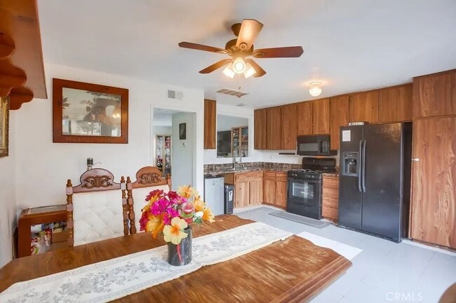 Building Photo - Anaheim, CA