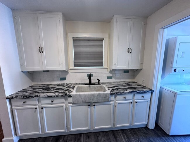 Building Photo - 536 14th St