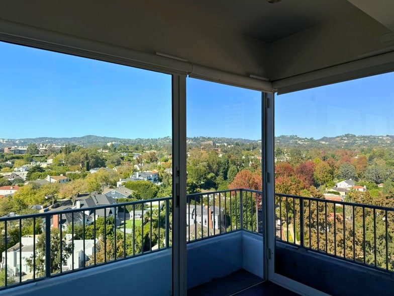 Building Photo - 10501 Wilshire Blvd