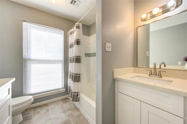 Building Photo - 2379 Briarwest Blvd