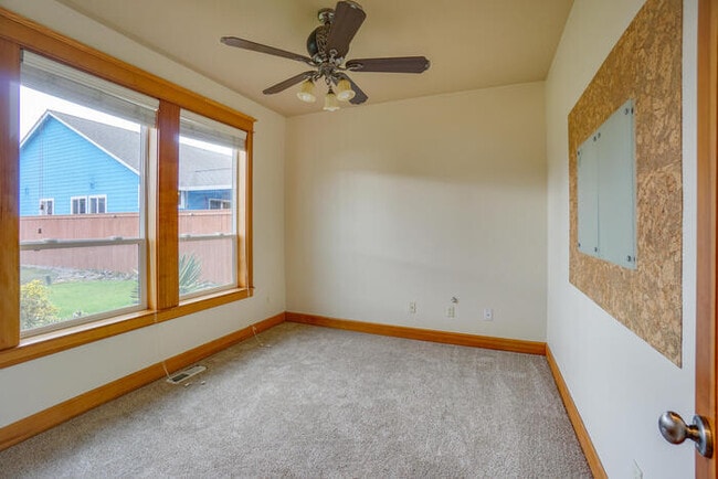 Building Photo - BEAUTIFUL FOUR BEDROOM HOME IN VANCOUVER