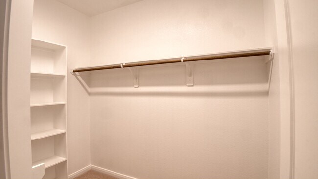 Building Photo - Spacious Townhome Available Now!