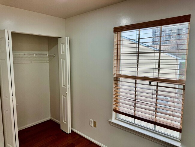 Building Photo - 34 Bergen Ridge Rd