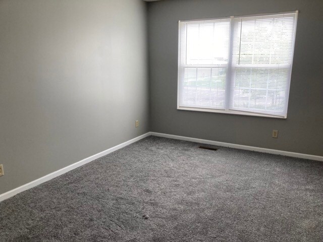 Front Bedroom - 214 Rhea Ave