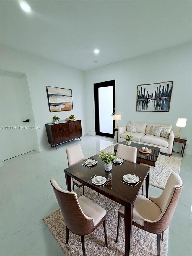 Building Photo - 4240 SW 27th St