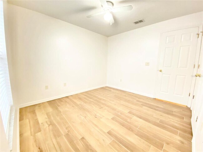 Building Photo - 4286 Shadow Creek Cir