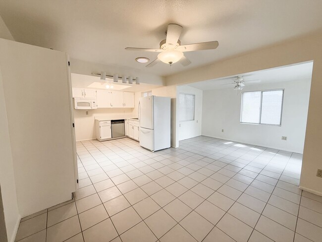 Building Photo - 3-Bedroom Gilbert Home with Tile Floors & ...