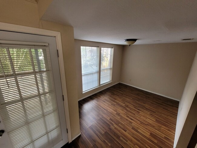 Building Photo - WYKEHAM CONDOS