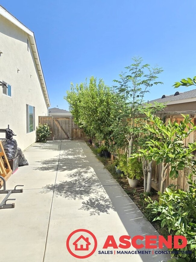 Building Photo - Alluring Home In Gossamer Grove!