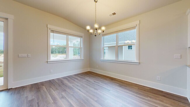 Building Photo - 3 Bedroom Home in WATERSIDE!