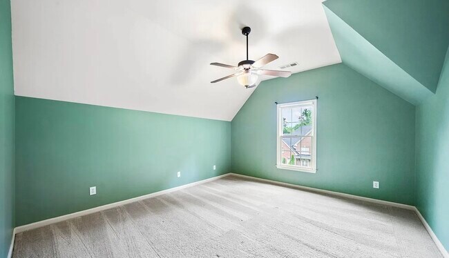 Building Photo - 732 Glass St NW