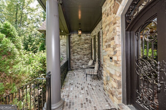 Building Photo - 2210 Spalding Dr