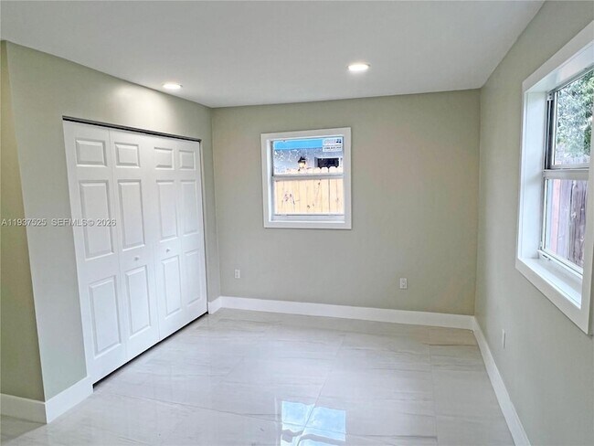 Building Photo - 11962 SW 37th Terrace