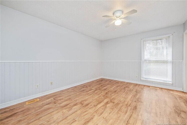 Building Photo - 6577 Green Meadow Ct