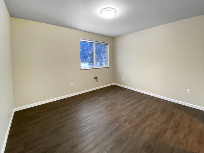 Building Photo - 3484 MT-200