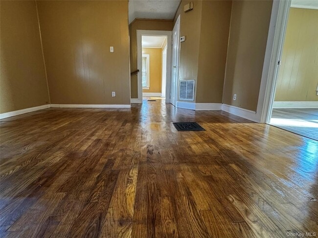 Building Photo - 56 Watkins Ave