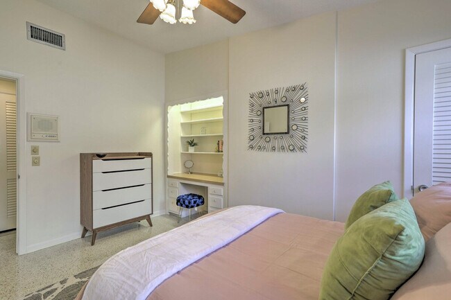 Building Photo - 1412 Country Club Rd N