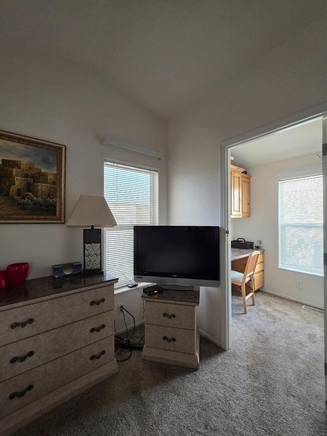 Building Photo - 5707 E 32nd St