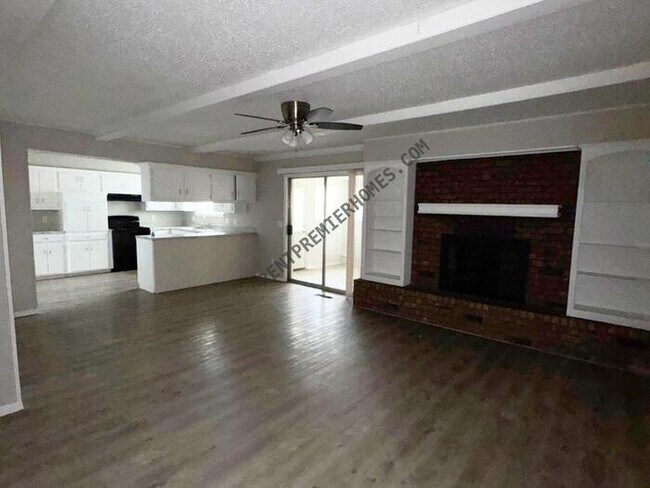 Building Photo - 2228 S Whitbourne Pl
