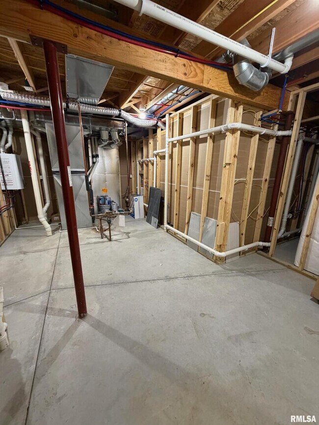 Building Photo - 2625 E 56th Ct