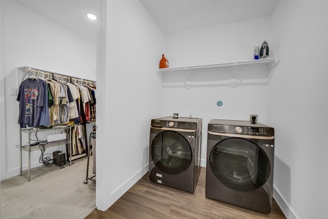 Building Photo - 7222 Grassland Vis Ln