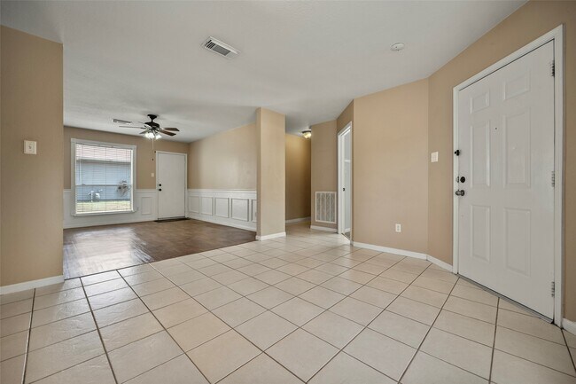 Building Photo - 18103 Gravenhurst Ln