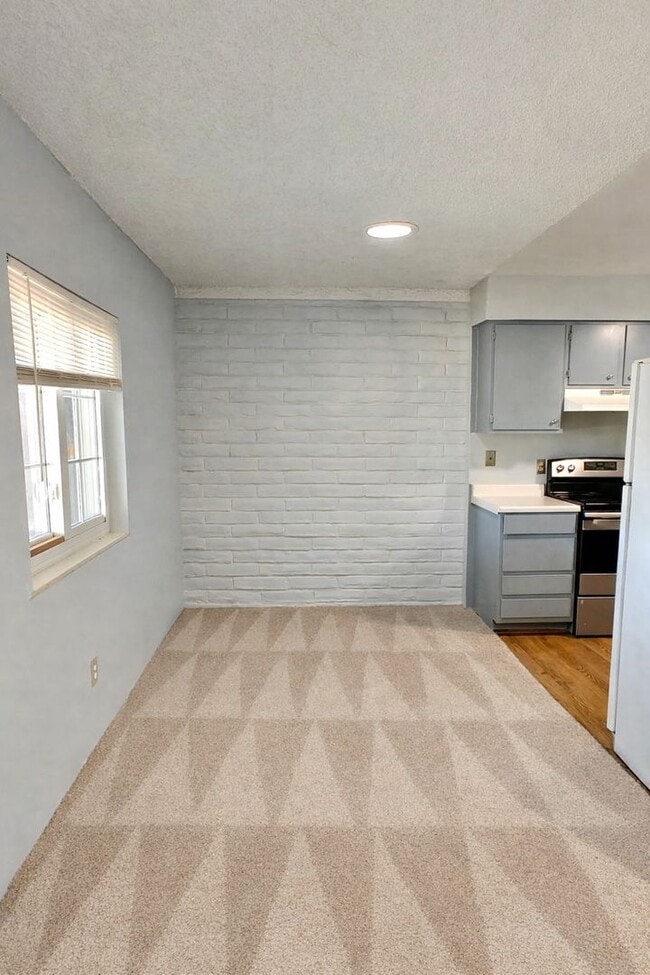 Building Photo - Peaceful Condo Retreat near Glendale in Denver – Pet-Friendly & $250 off!!!