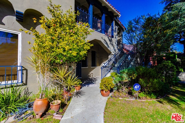 Building Photo - 1117 Longwood Pl