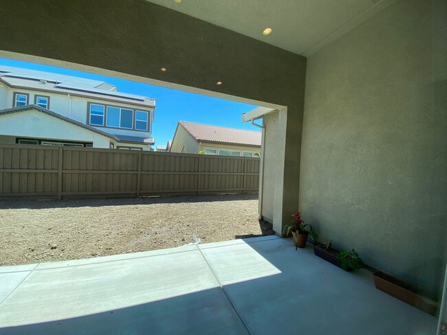 Building Photo - Stunning Like-New Home for Rent in Ellis C...