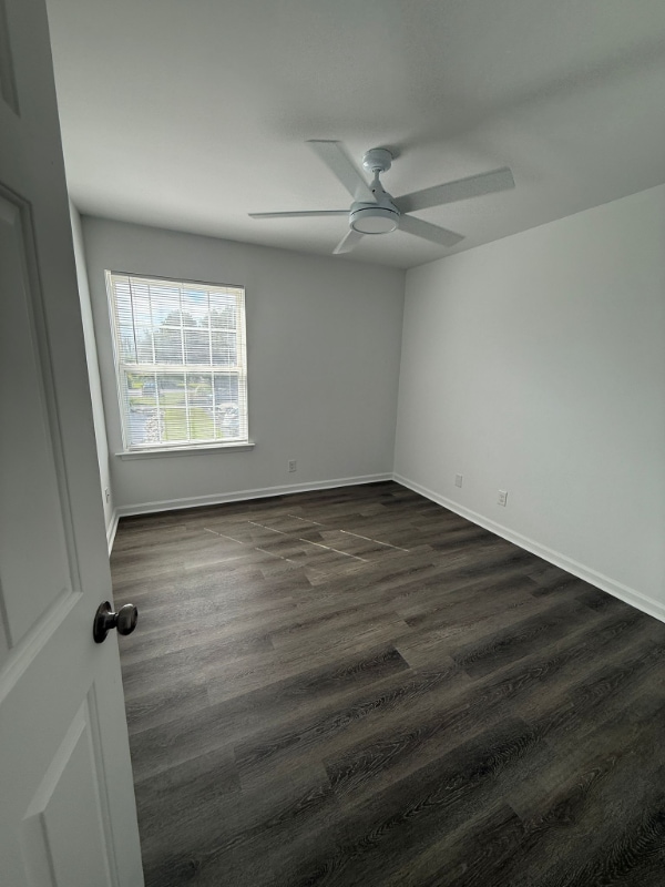 Building Photo - 2257 Essex Dr