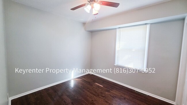 Building Photo - 4 bedroom 1.5 bath