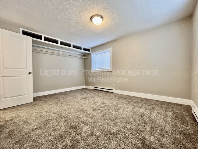 Building Photo - 1490 Carmil Dr