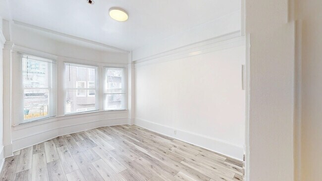 Building Photo - 1049 Post St