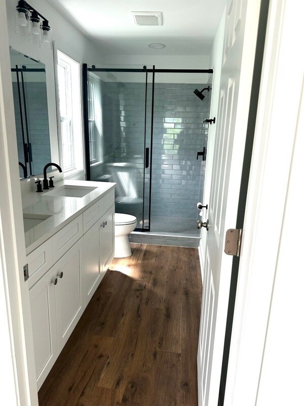 Building Photo - 427 Lakeland St