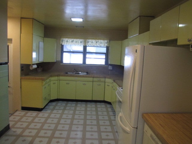 Building Photo - 2114 E 18th St