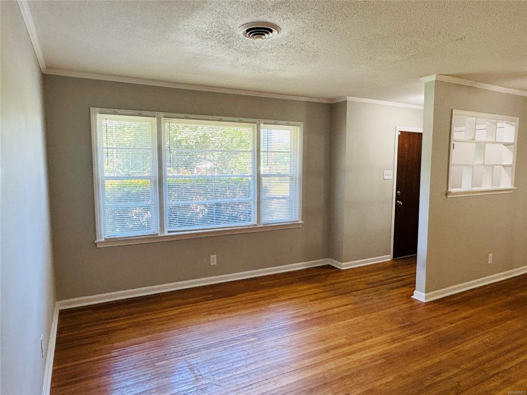 Building Photo - 664 Joryne Dr