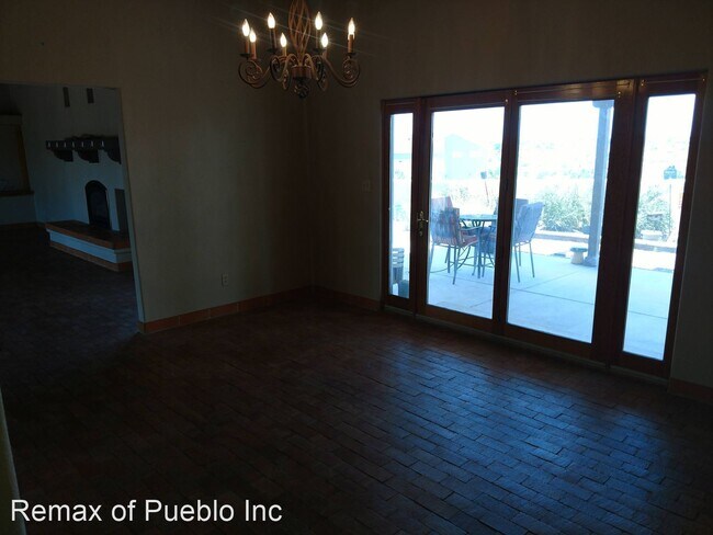 Building Photo - 4 br, 3 bath House - 385 S. TEJON
