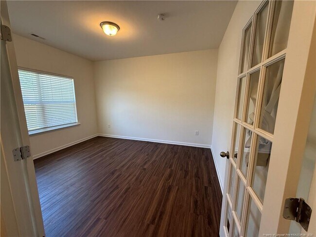 Primary Photo - 240 Planters Ln