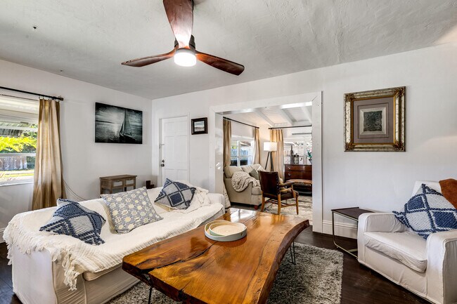 Building Photo - 609 S Arnold Ave