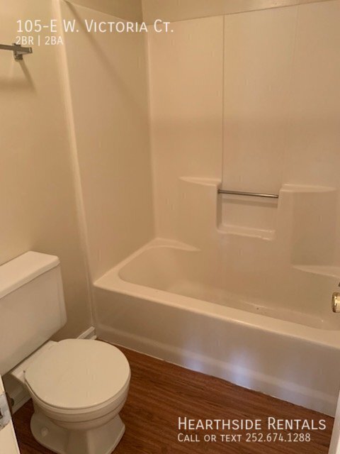 Building Photo - 105-E W Victoria Ct