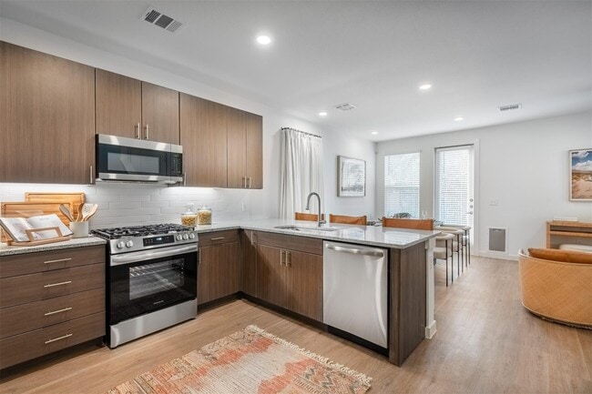 Building Photo - 3901 James Pitts Dr