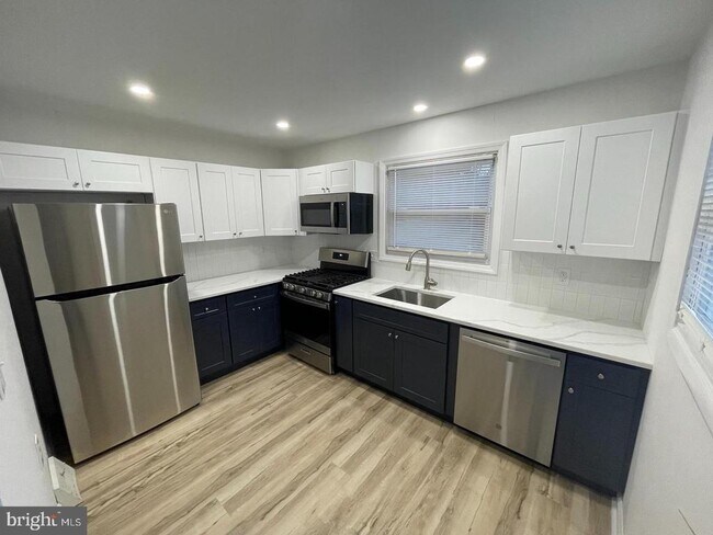 Building Photo - 105 Breslin Ave