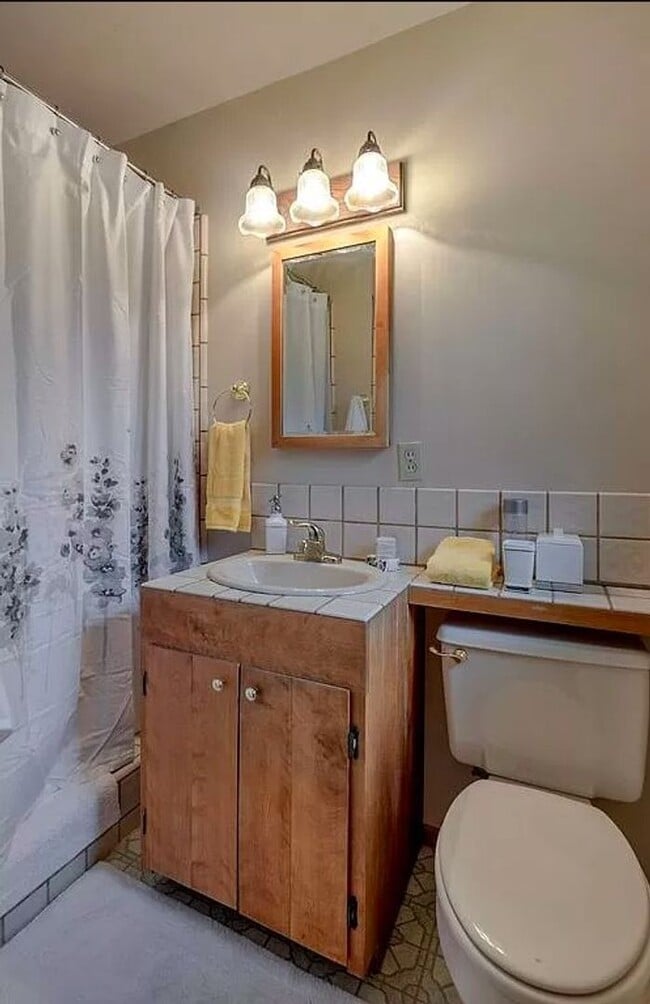Building Photo - Fantastic 3 Bed 2 Bath Home Available Now!