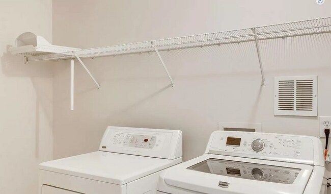 Building Photo - 154 Brentfield Loop