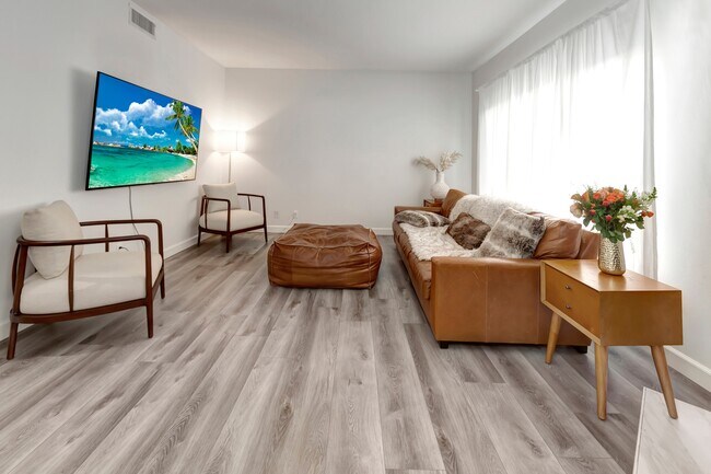 Building Photo - 28962 Sean Dr