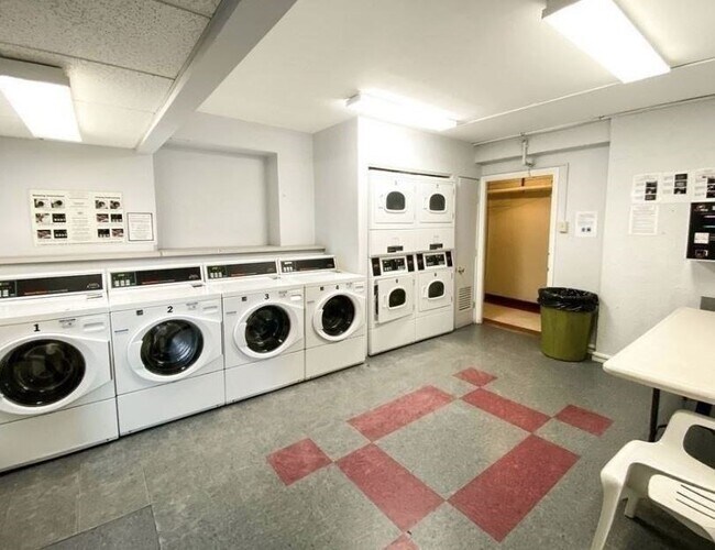 Building Photo - 1450 Beacon St