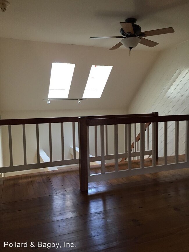 Building Photo - 2 br, 2 bath House - 5604 Willow Creek Ln.