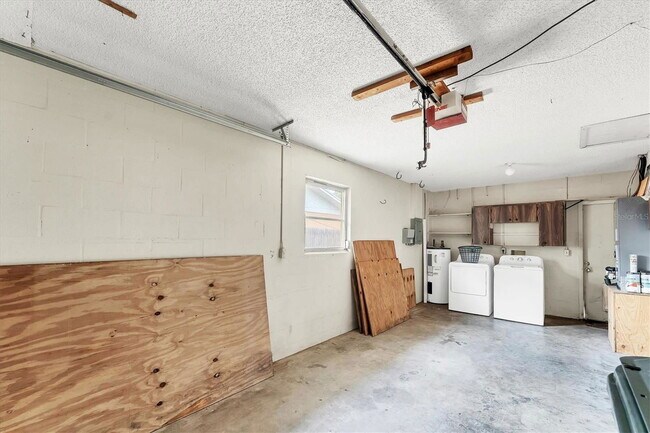 Building Photo - 2151 Upton Ave