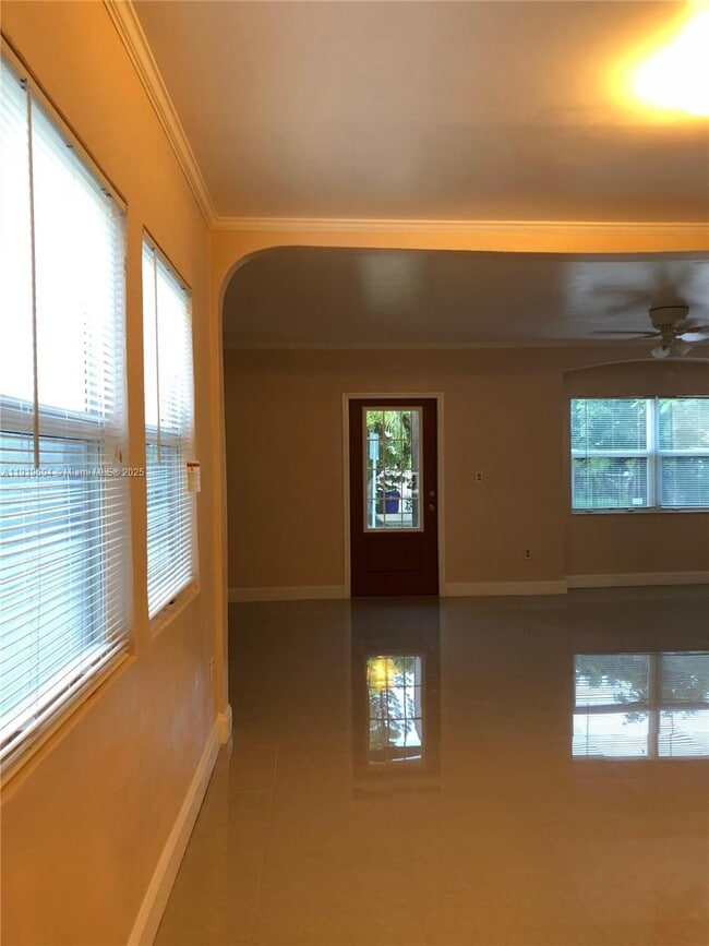 Building Photo - 76 NE 48th St